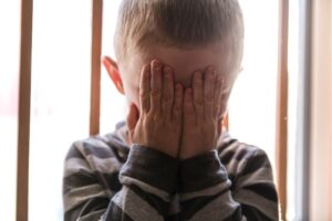 Membandingkan Anak: Kesan Emosi dan Peranan Ibu Bapa | IKRAM