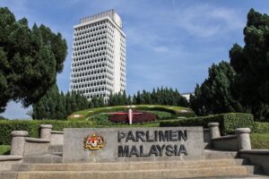Kabinet Perhalusi RUU Larangan Tukar Parti | IKRAM