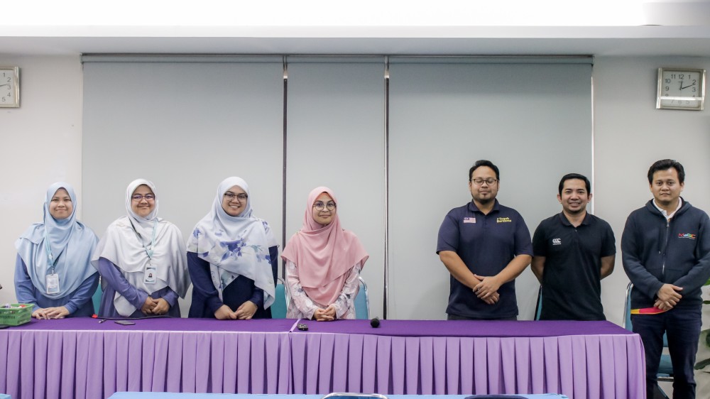 Siti Nur Adibah YDP Wanita Pertama Terajui BAKIM | IKRAM