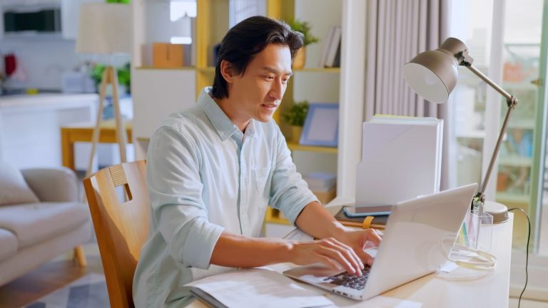 Bekerja dari Rumah: Anjakan Paradigma yang Wajar | IKRAM